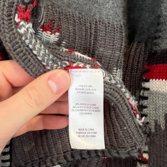 Splendid - Aztec Poncho O/S Women's Knit Cape - Grey/Red - Western - Wool Blend - Picture 9 of 10